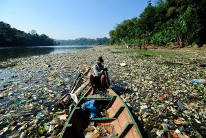 Le recyclage des plastiques, une fausse solution aux problèmes écologiques